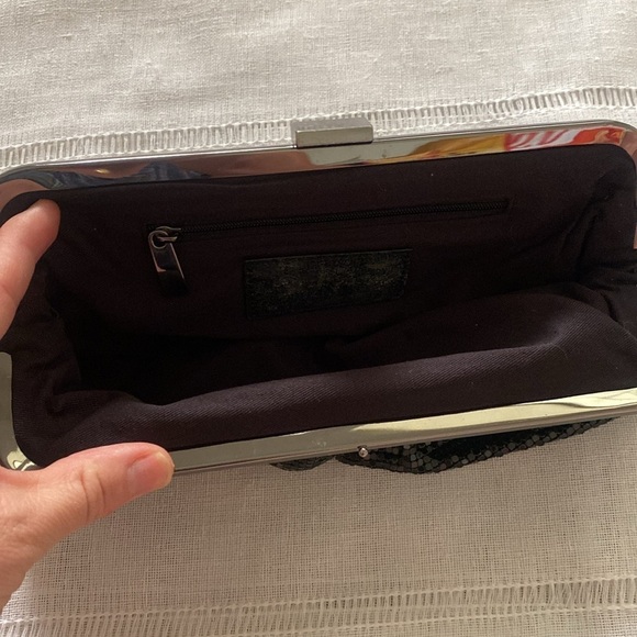 Express Y2K mesh evening clutch in black. - Picture 5 of 12